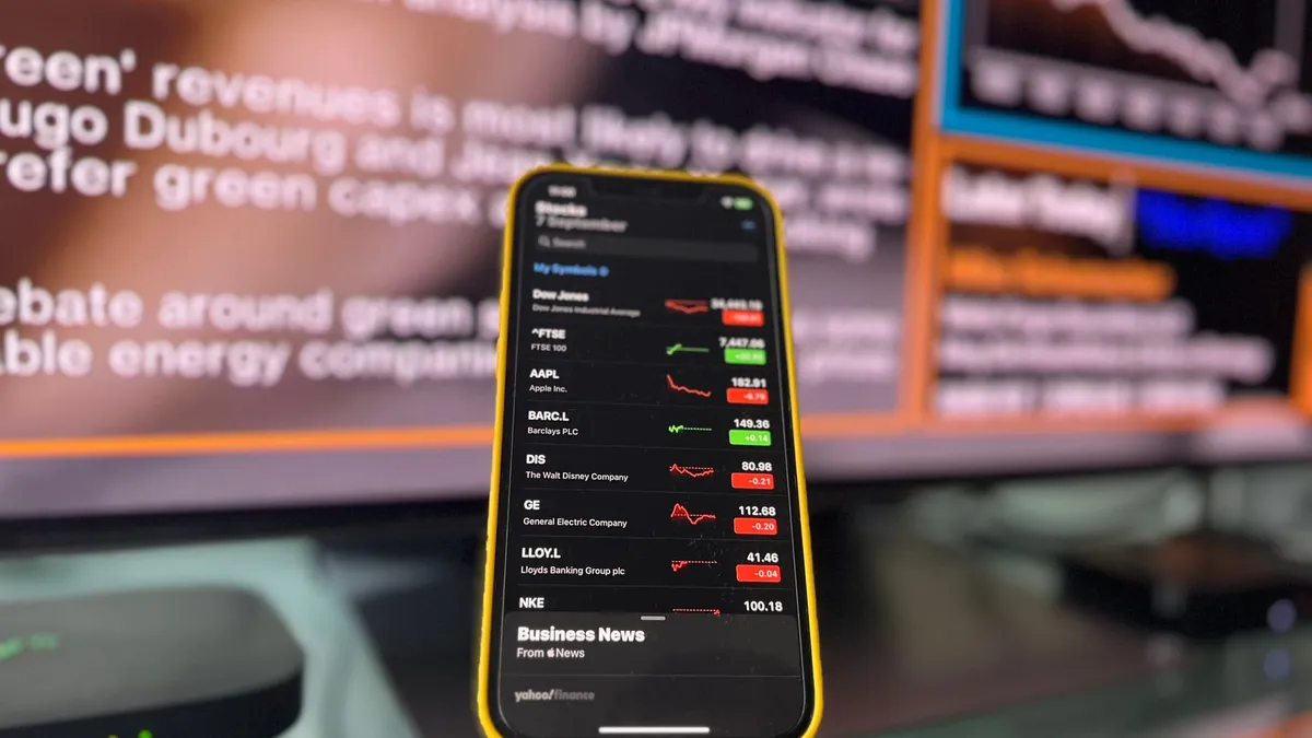 قمم قياسية لمؤشر S&P 500... فلماذا يشعر المستثمرون بسوق هابطة؟