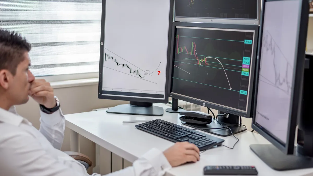 المستثمرون الأجانب يبيعون 1.55 مليار ريال من أسهم تاسي