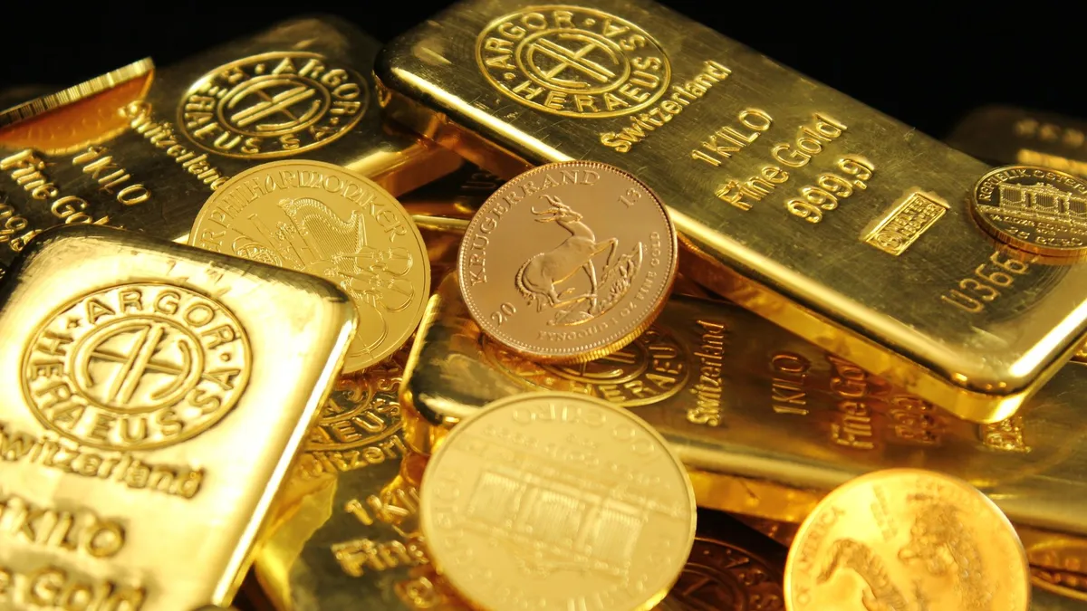توقعات بتراجع الذهب إلى 4495 دولاراً في 2026 قبل تعافيه 2027